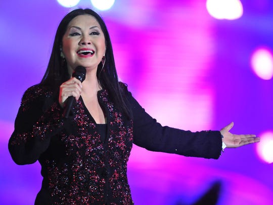 Ana Gabriel at Allstate Arena