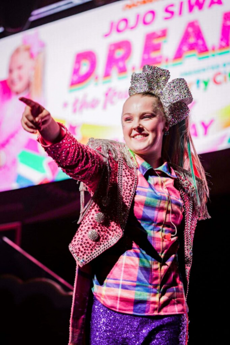 JoJo Siwa at Allstate Arena