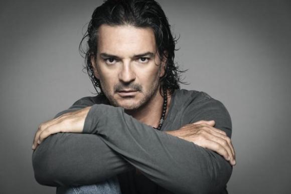 Ricardo Arjona at Allstate Arena