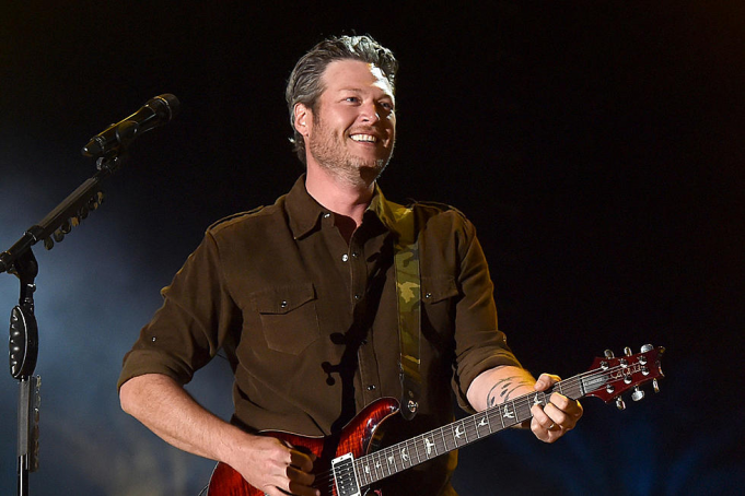 Blake Shelton at Allstate Arena