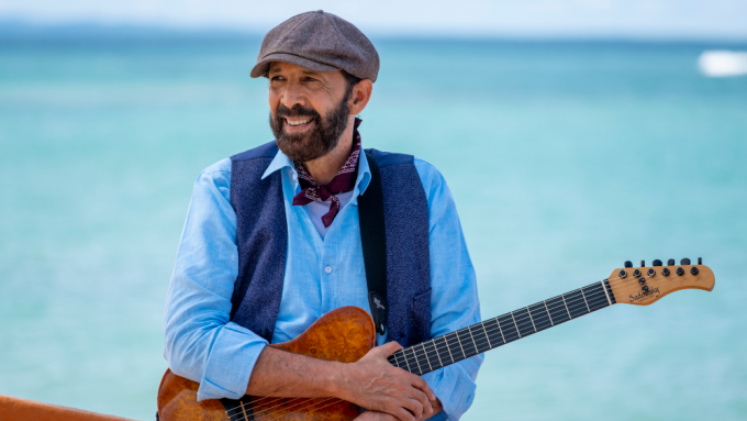 Juan Luis Guerra at Allstate Arena